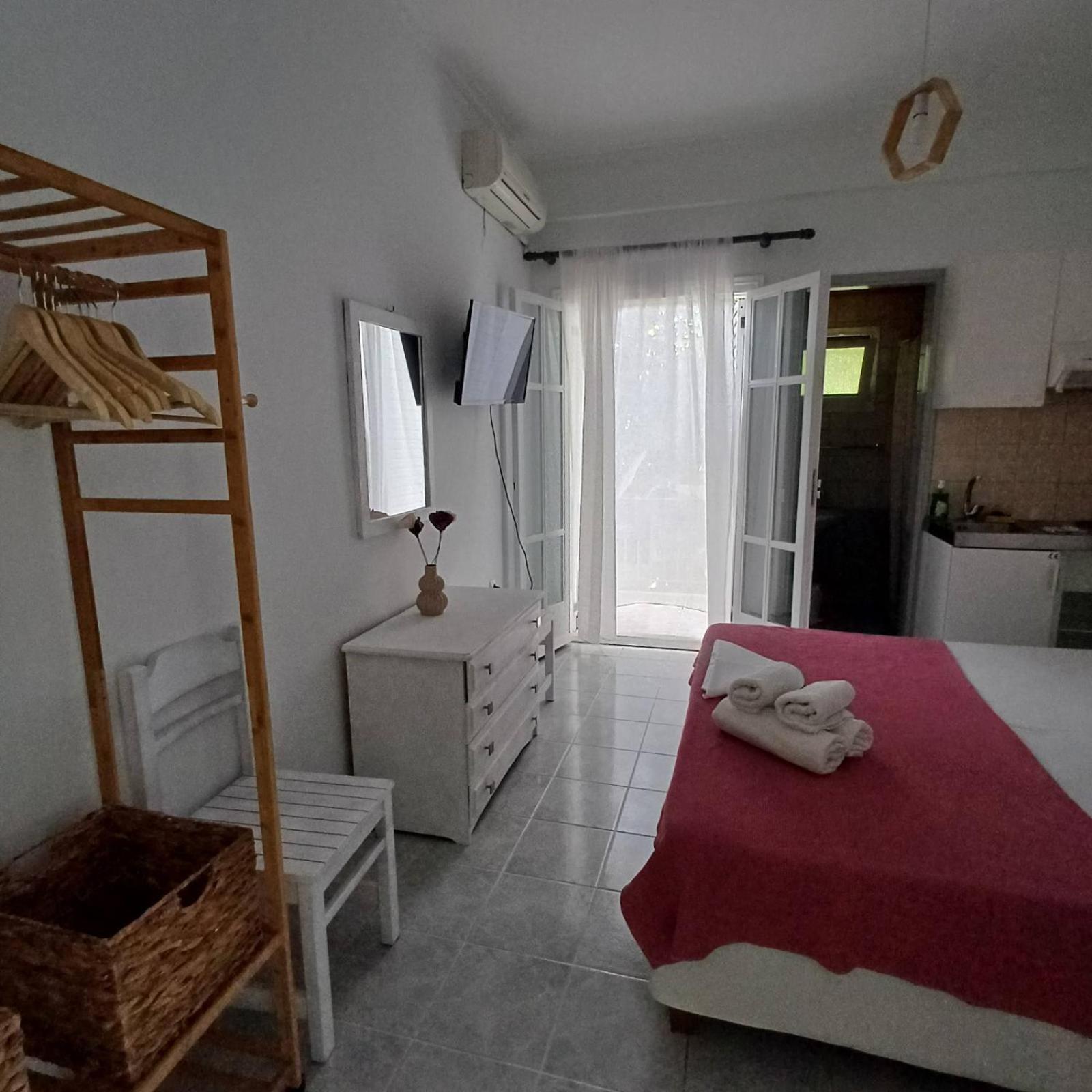 Kondilw Rooms Kalamítsi Buitenkant foto