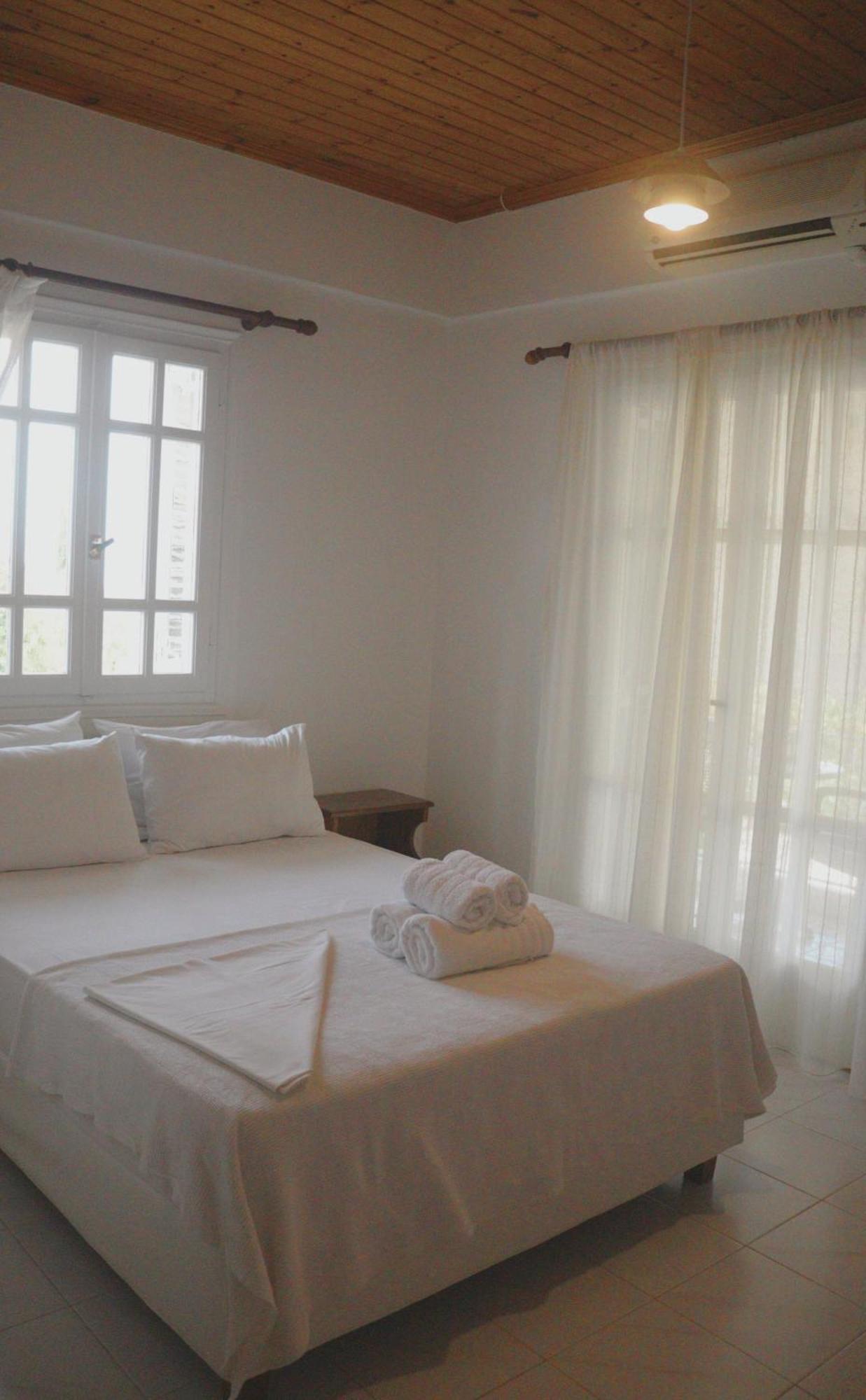 Kondilw Rooms Kalamítsi Buitenkant foto